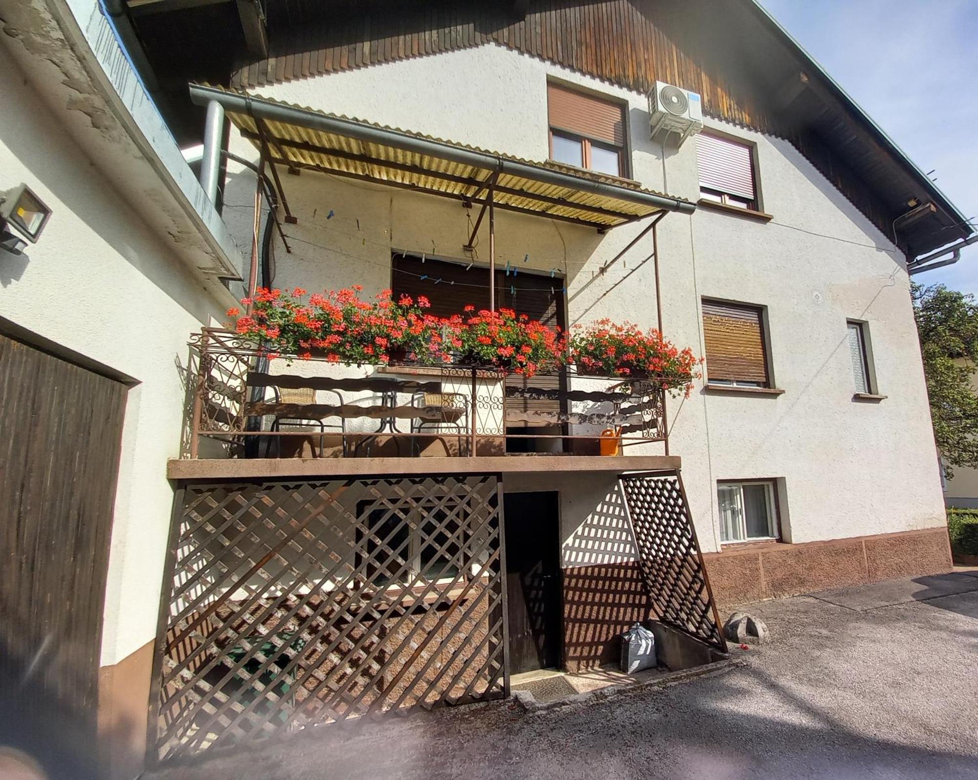 Rooms Apartma Cerknica Exteriör bild