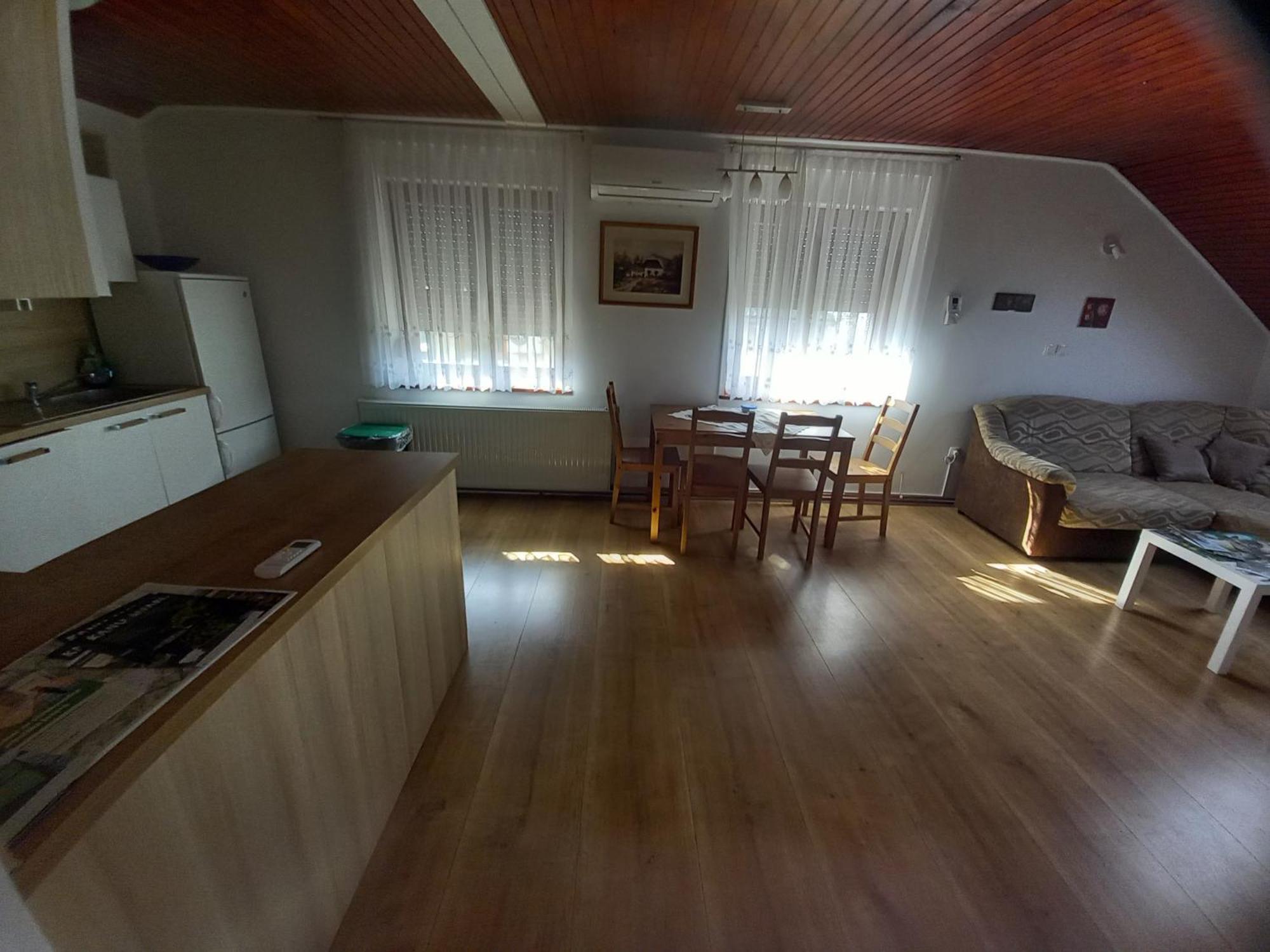 Rooms Apartma Cerknica Exteriör bild